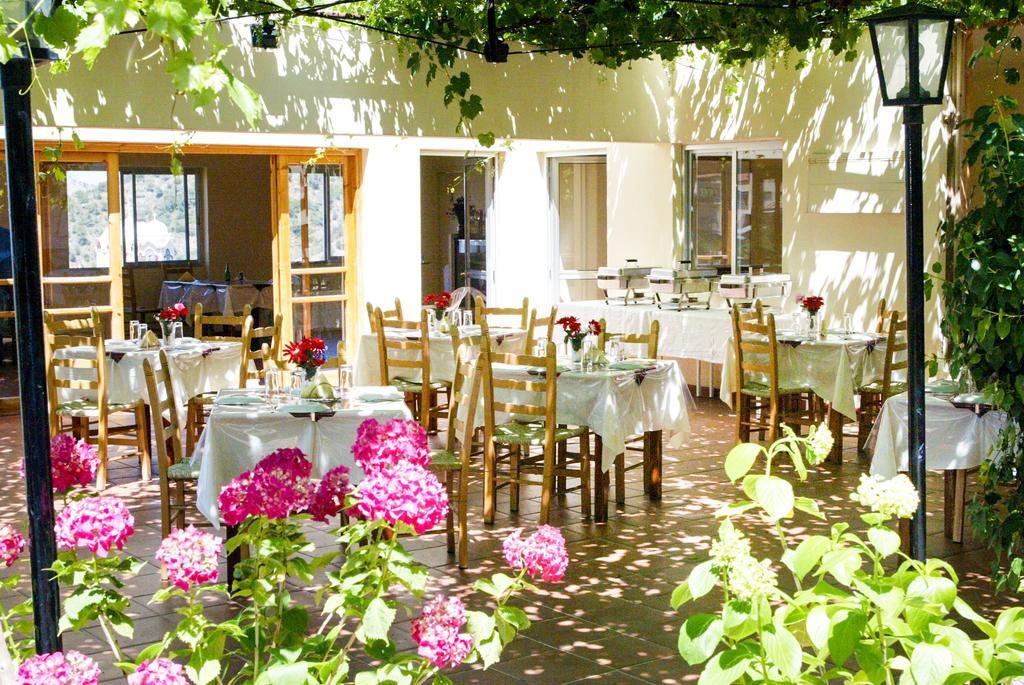 Capuralli Hotel Pedhoulas Exterior photo