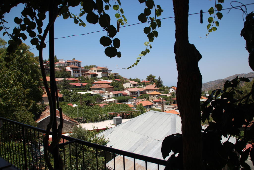Capuralli Hotel Pedhoulas Exterior photo