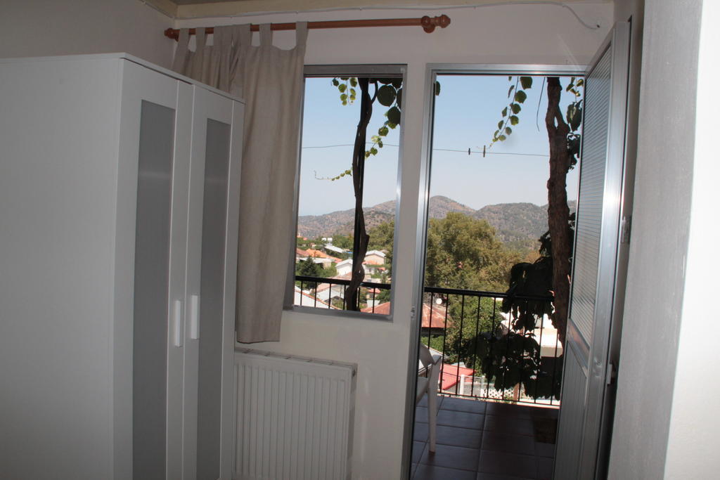 Capuralli Hotel Pedhoulas Exterior photo